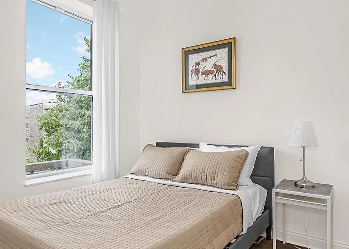 Spacious 5-br Next To Transit Free Parking Apartment *